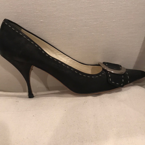 Prada pumps brass buckle and top stitching - Picture 5 of 7